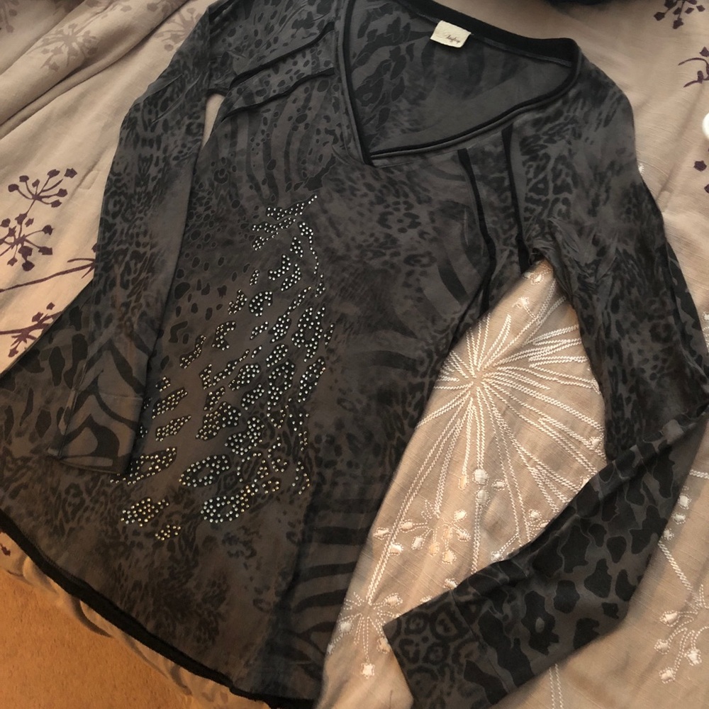 Long sleeve v neck